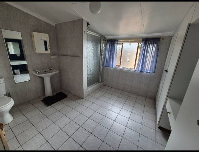 4 BEDROOM HOUSE FOR SALE IN UVONGO